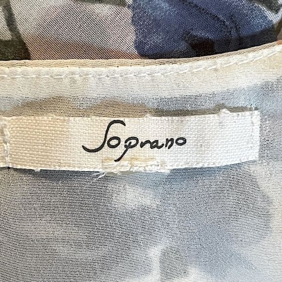 Beautiful! Soprano, Strappy, Flowing, Floral & Off-White, Lined Tank. Size S/M. - Picture 4 of 4